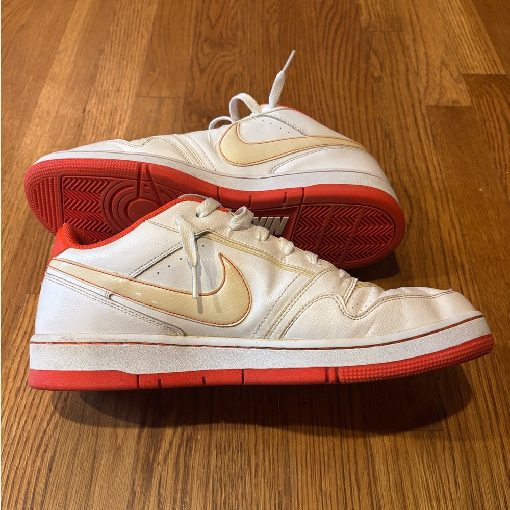 Vintage Nike Mens Air Prestige III White/Orange 386114-118 Mid Top